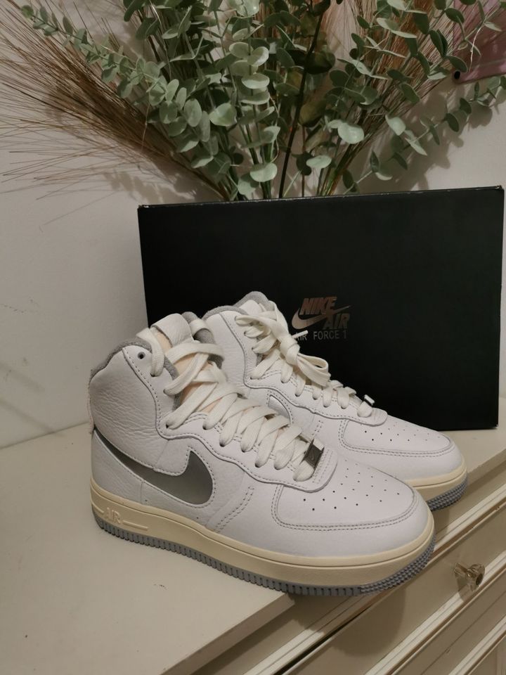 Nike Air Force wmns - NEU Gr 37,5 in Essen