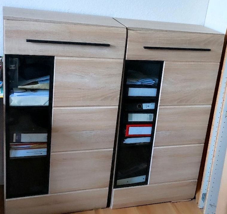 Schrank / Büro/ Wohnzimmer 2x in Erndtebrück