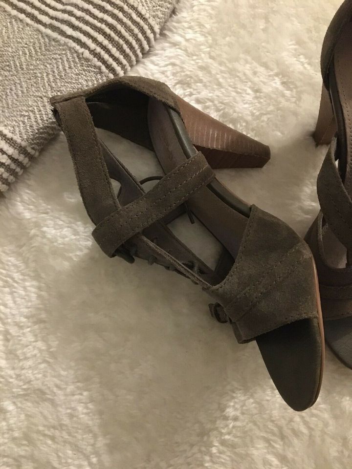 Sandalen Pumps Esprit 37 in Düsseldorf