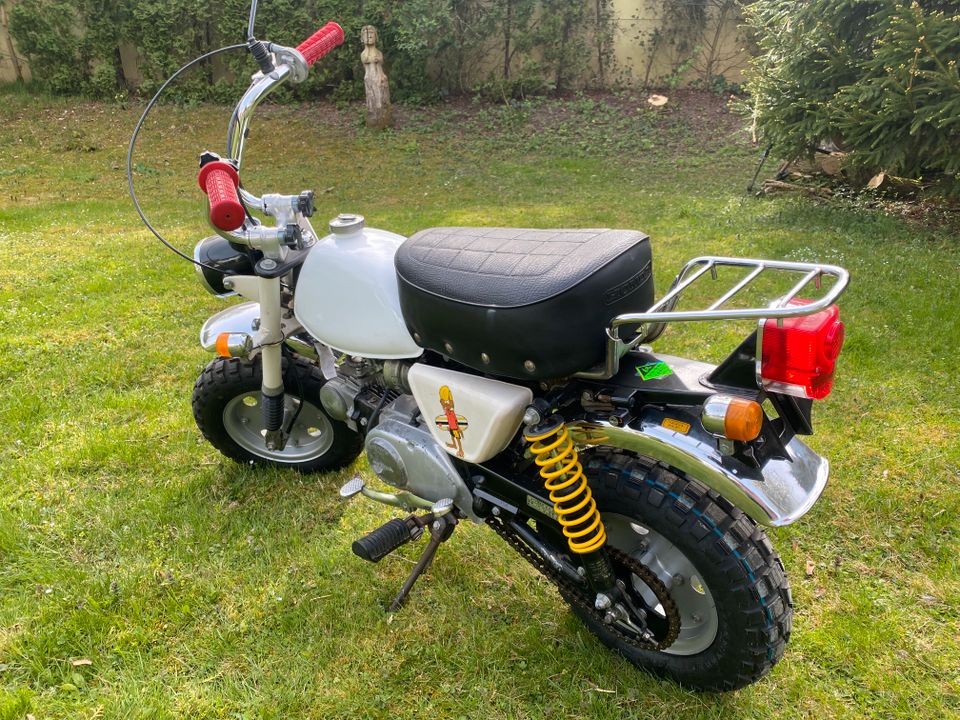 Honda Monkey Z 50 J, wenig km in Kirchseeon