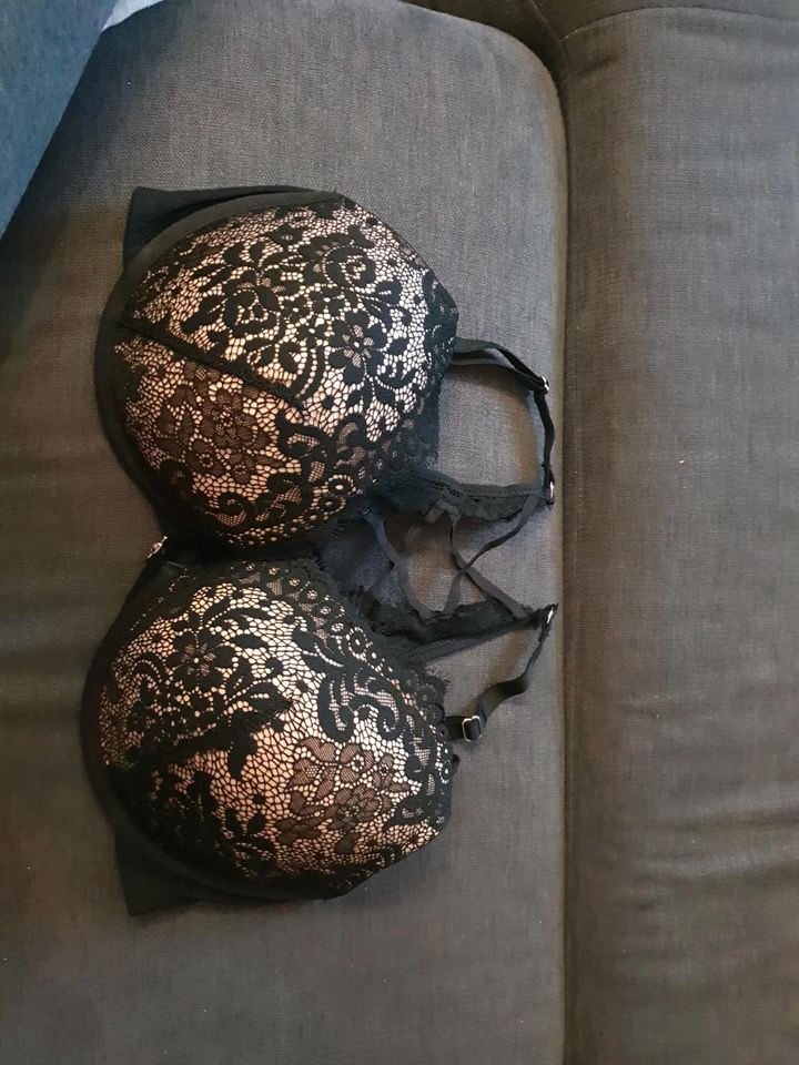 BH von Hunkemöller in Isny im Allgäu