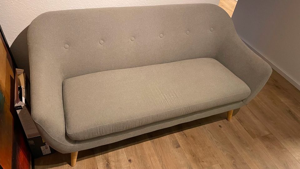 EGEDAL Sofa 2,5 Sitzer und Zugabe passender Sessel in hellgrau in Arnsberg