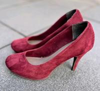Tamaris Pumps Wildleder Gr. 39 bordeaux WIE NEU Sachsen - Meißen Vorschau