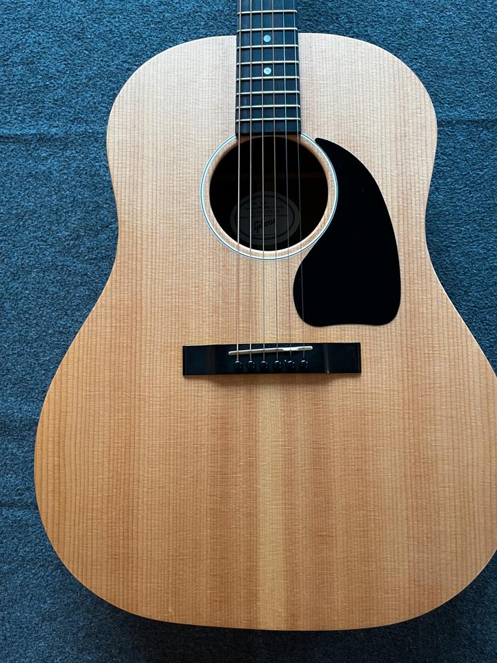 Gibson G-45 Natural mit K&K Pure Mini (Pure Western Mini) Pickup in Berlin