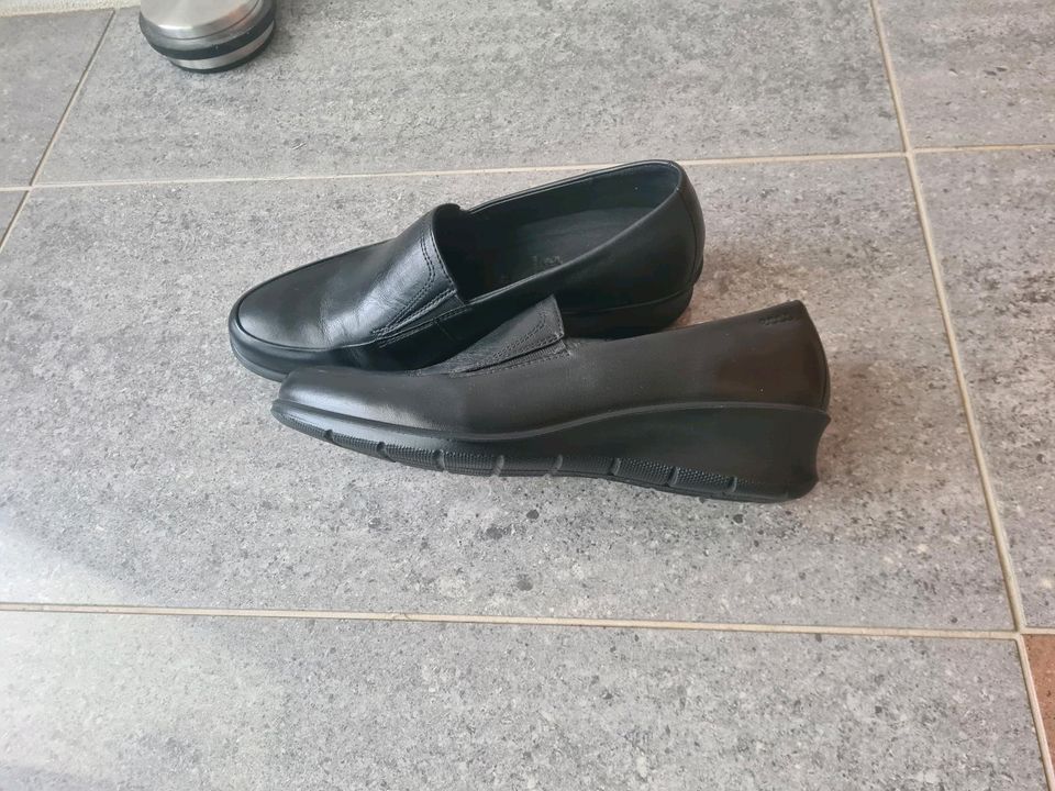 Neu mit Etikett ecco schuhe leder Größe 40 in Stockelsdorf