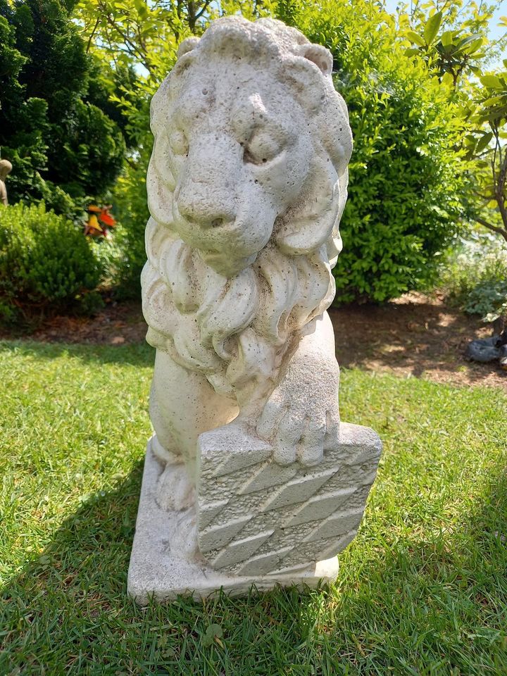 Gartendeko Skulptur Löwe  Steinguss 40cm hoch in Sprockhövel