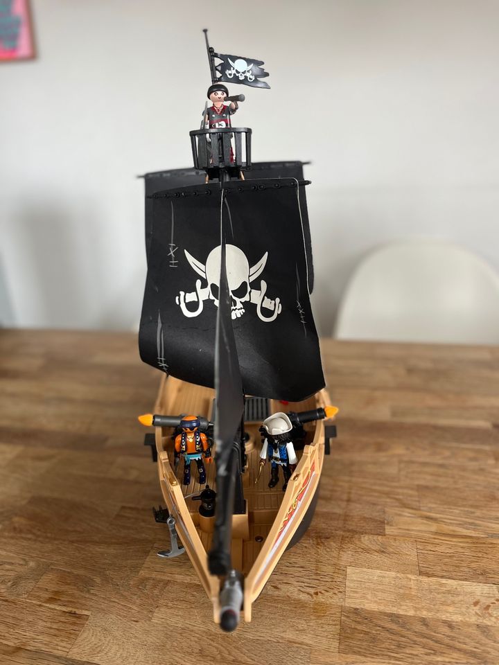 Playmobil Großes Piratenschiff in Düsseldorf