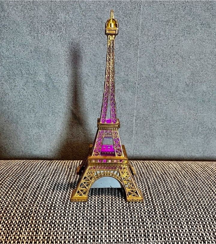 Eiffelturm Fanartikel mit Beleuchtung, gold in Schwanewede
