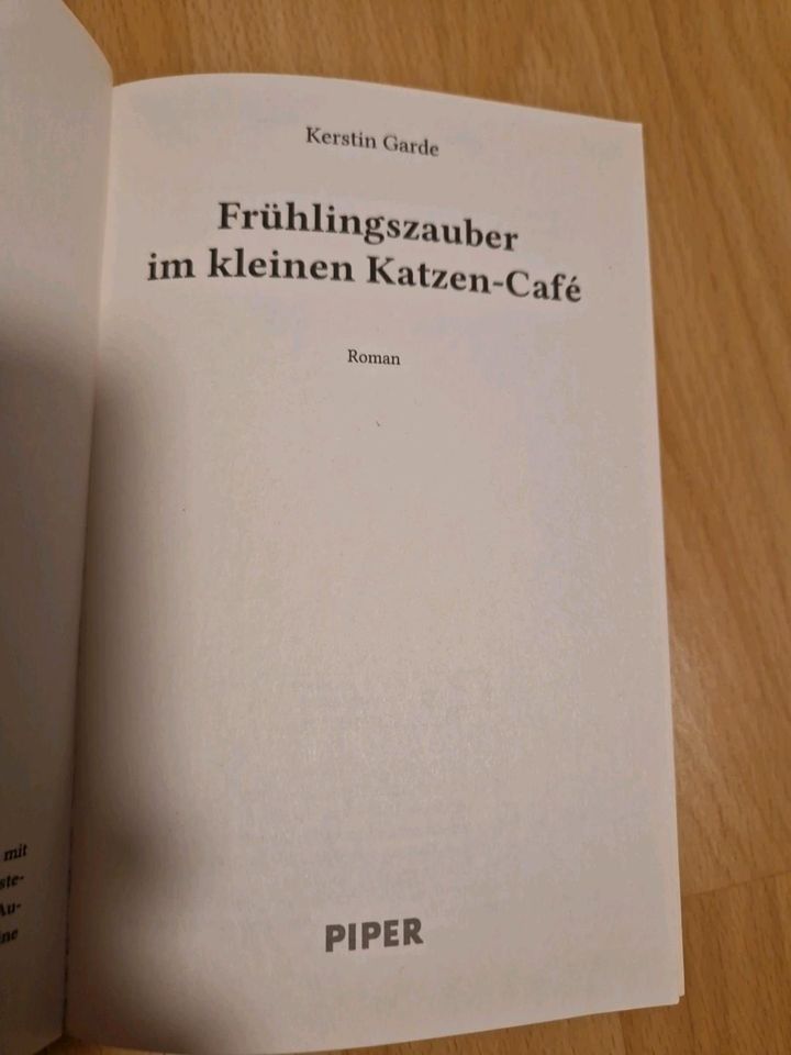 Frühlingszauber im kleinen Katzen-Café (Mr. Maunz 2. |Neuwertig in Wunstorf