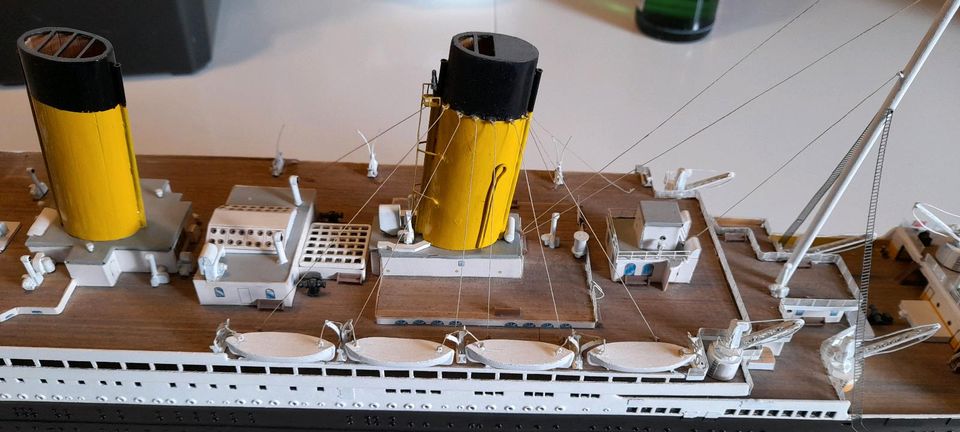 Titanic RMS Holzmodell 1:250 fasst fertig in Nauort