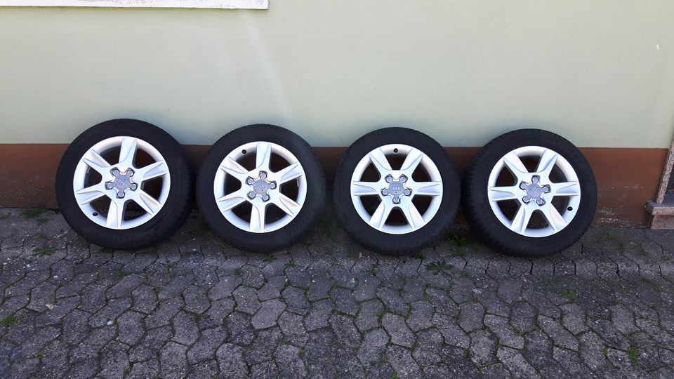 Audi Alufelgen 8P0601025AN 5x112 mit SR 205/55R16 in Wieseth