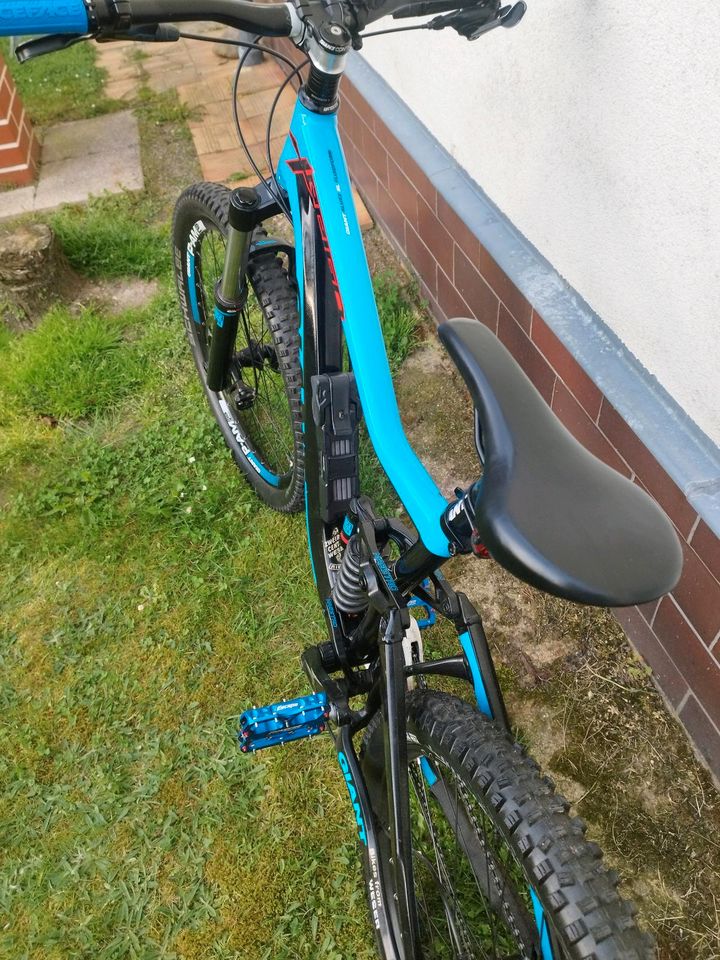 MTB Mountainbike Freeridebike Giant Fully 26 Zoll in Gablenz