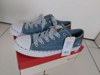 NEU Mustang Sneaker 42 himmelblau Jeans weiß Niedersachsen - Edemissen Vorschau