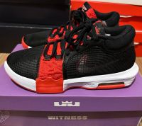 Nike LeBron Witness 8 FaZe Clan Bred Sneaker Schuhe 44.5 Rot Köln - Mülheim Vorschau