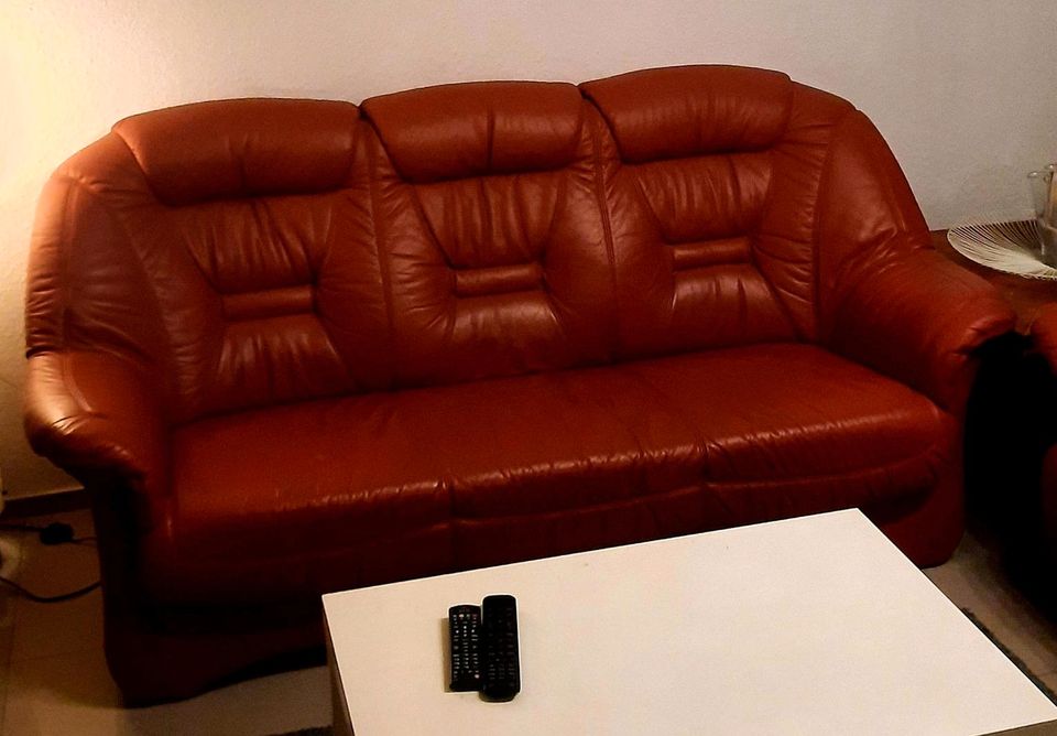 Leder Couch + Elektrischer Relax Sessel Elastoform in Duisburg