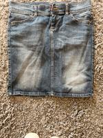 Kurzer Jeansrock Benetton Größe 28 Hessen - Eschenburg Vorschau
