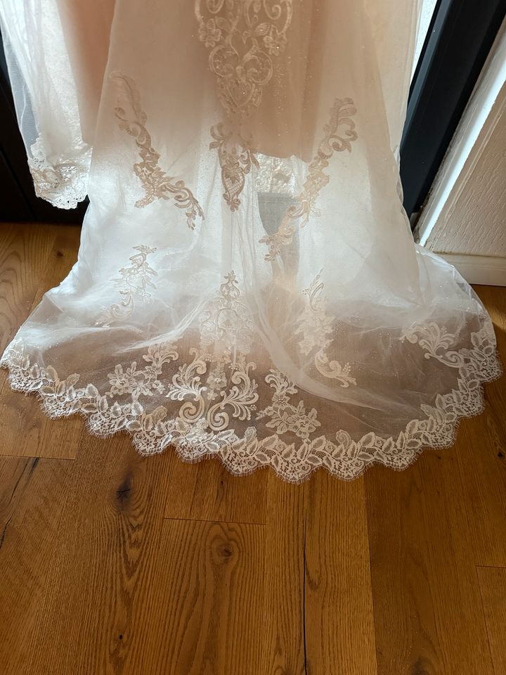 Hochzeitskleid Brautkleid Gr. 38/40 in Schönaich