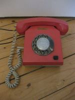 rotes Telefon Variant von 1980 aus einem VEB der DDR Findorff - Findorff-Bürgerweide Vorschau