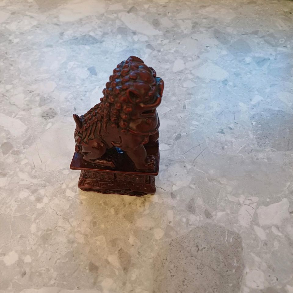 Chinesische Drachen Figuren in Wasserburg am Inn