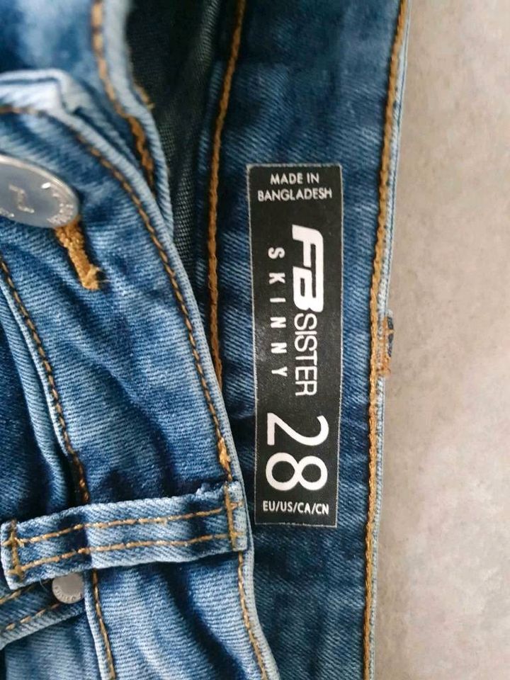 Jeans: FBSister 28 in Deckenpfronn