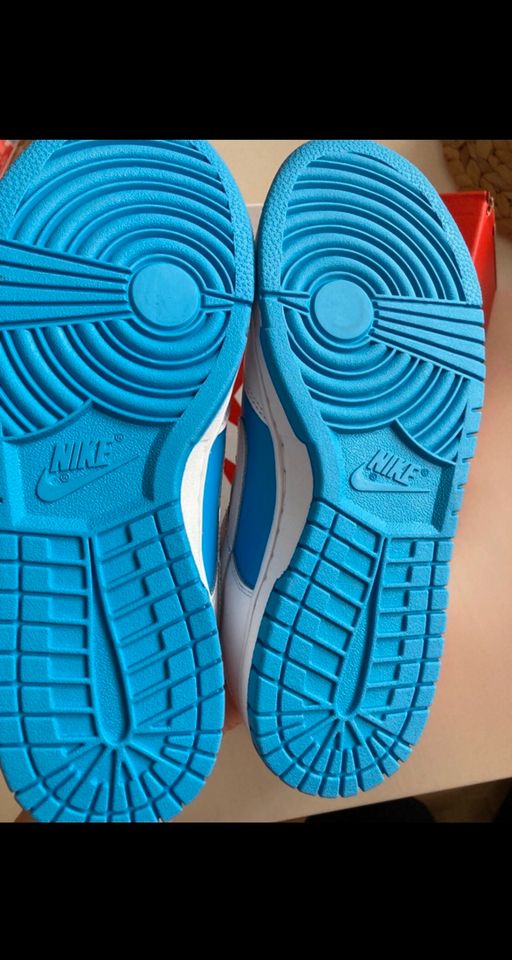 Nike Schuhe weiß blau Größe 42 in Güstrow