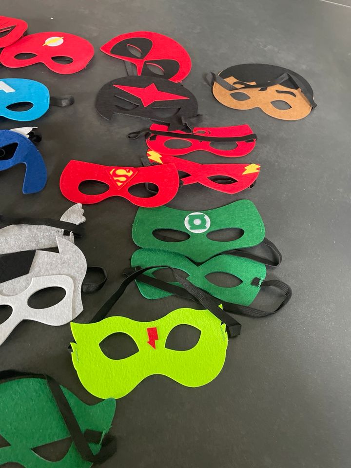 Kindergeburtstag Superhelden Masken aus Filz in Heidelberg