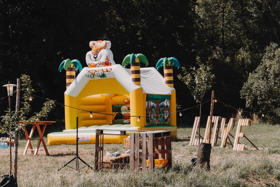 Vermiete Hüpfburg mieten 4x5 - 6x6m Geburtstag Event Kinderfeier in Schutterwald