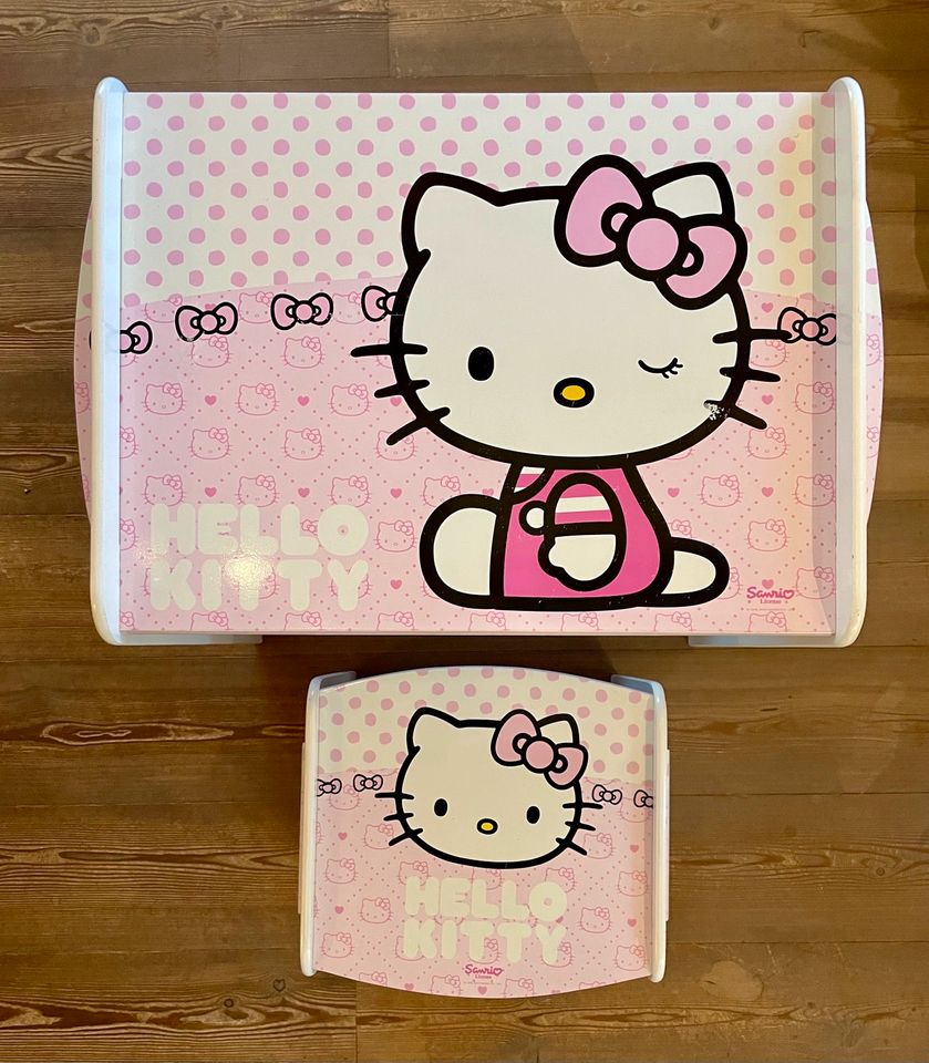 Hello Kitty Tisch und Stuhl fürs Kinderzimmer in Elsenfeld