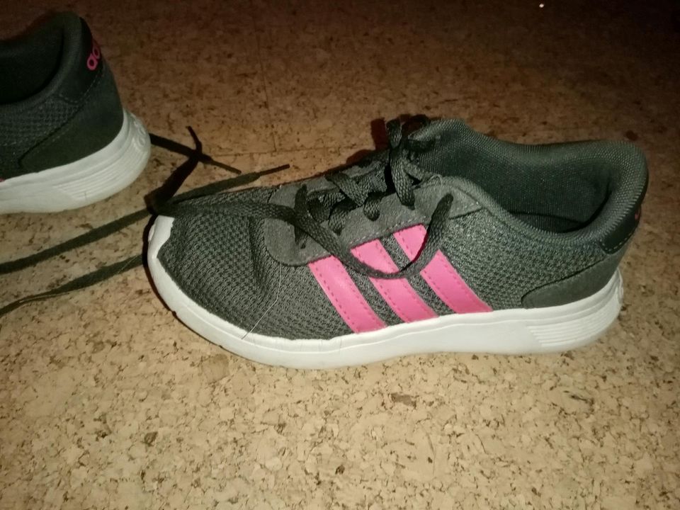 Adidas Turnschuhe Hallenschuhe grau pink 32 in Kastl b. Amberg