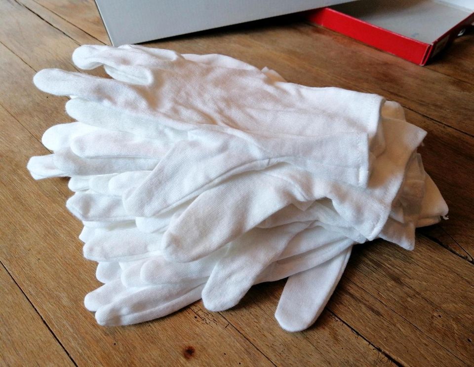 Handschuhe Geschirr eindecken Hochzeit Feste in Schwendi