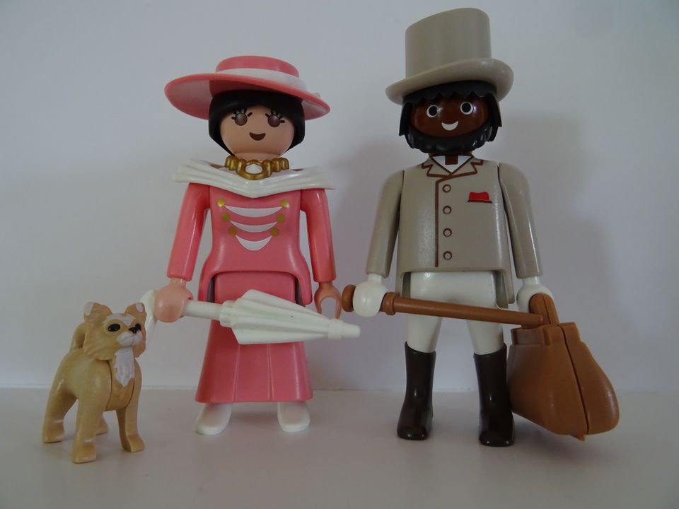 Playmobil Nostalgie rosa Serie edles Paar mit Chihuahua in Geschendorf
