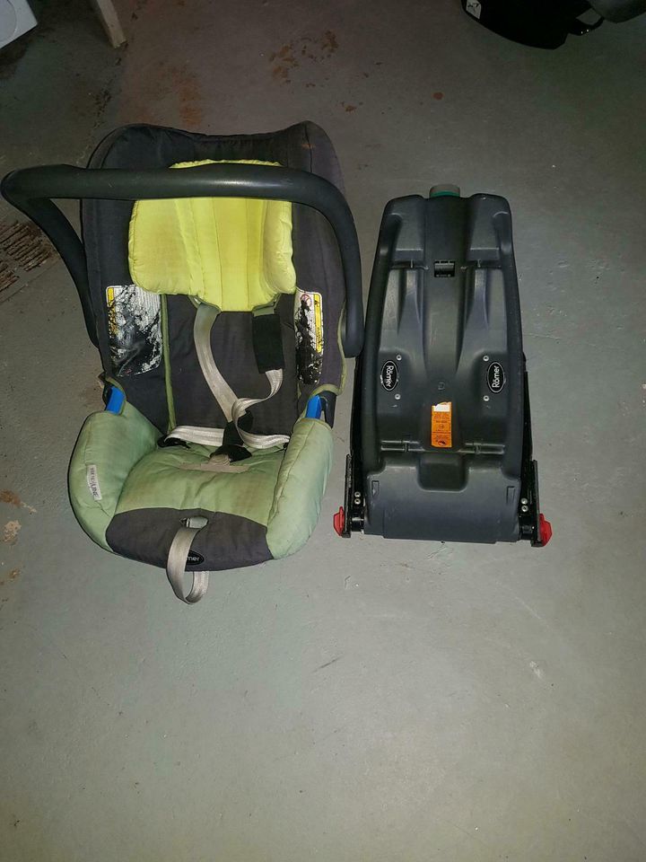 Babyschale mit Isofix in Wallhausen (Helme)