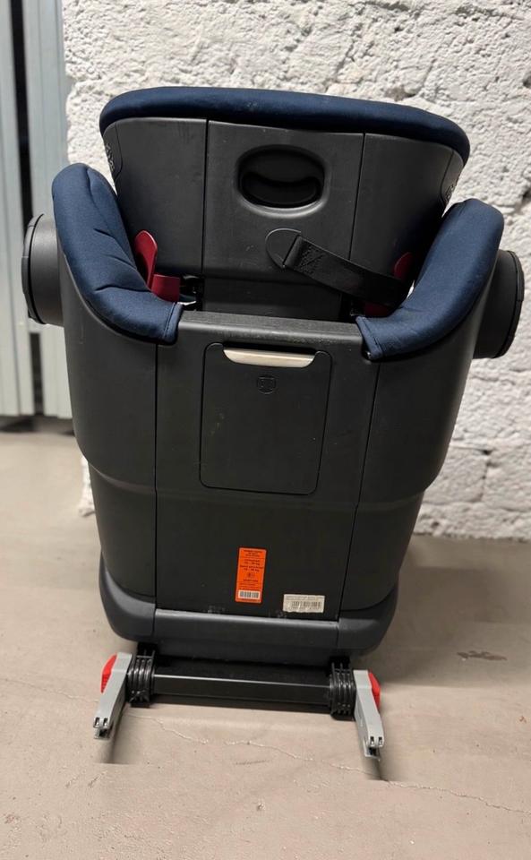 Britax Römer Kidfix 2 XP Sict Kindersitz Auto Blau in Neu-Isenburg