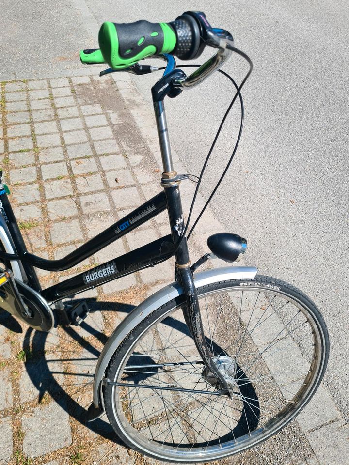 Damen Fahrrad 28 Zoll, 3 Gänge, original Hollandrad in München