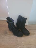 Bullboxer Stiefel schwarz Gr. 37 Damenstiefel Nordrhein-Westfalen - Voerde (Niederrhein) Vorschau