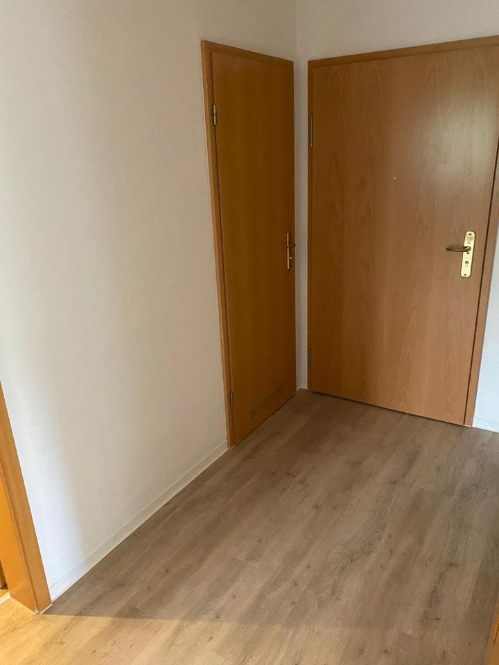 *BIRI* - 3-Raum-Wohnung in Neundorf in Neundorf 