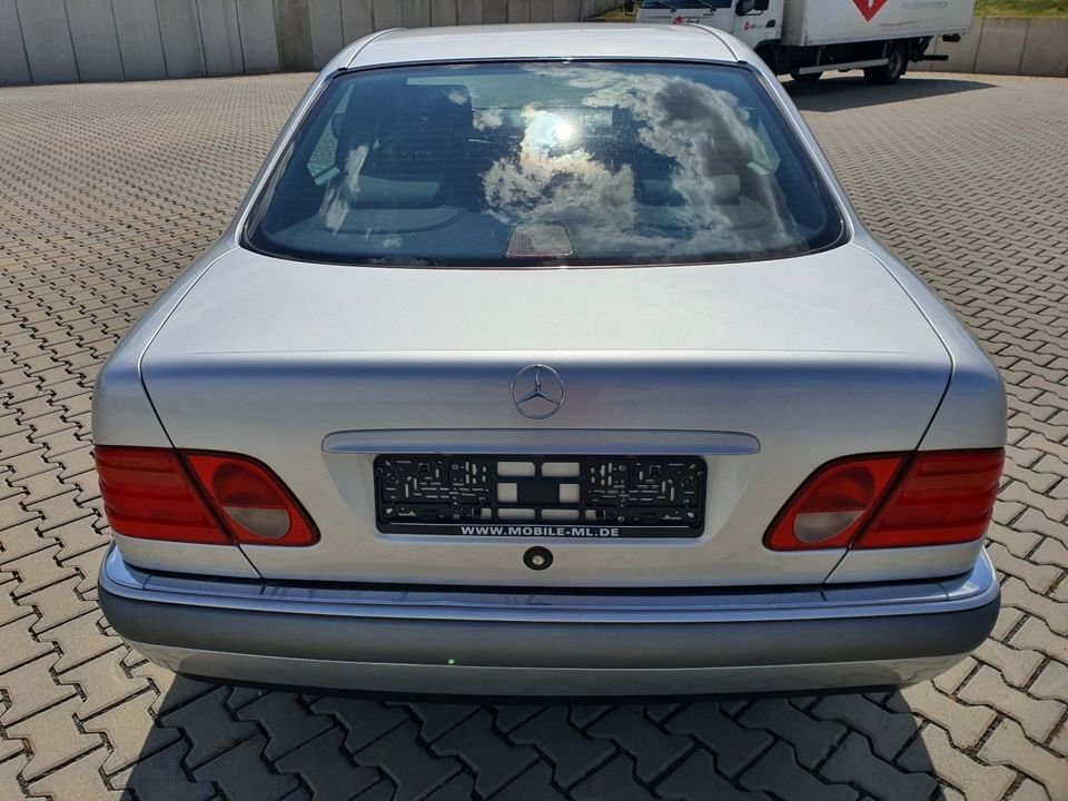 Mercedes-Benz E 280 Aut * Top Zustand * in Linden
