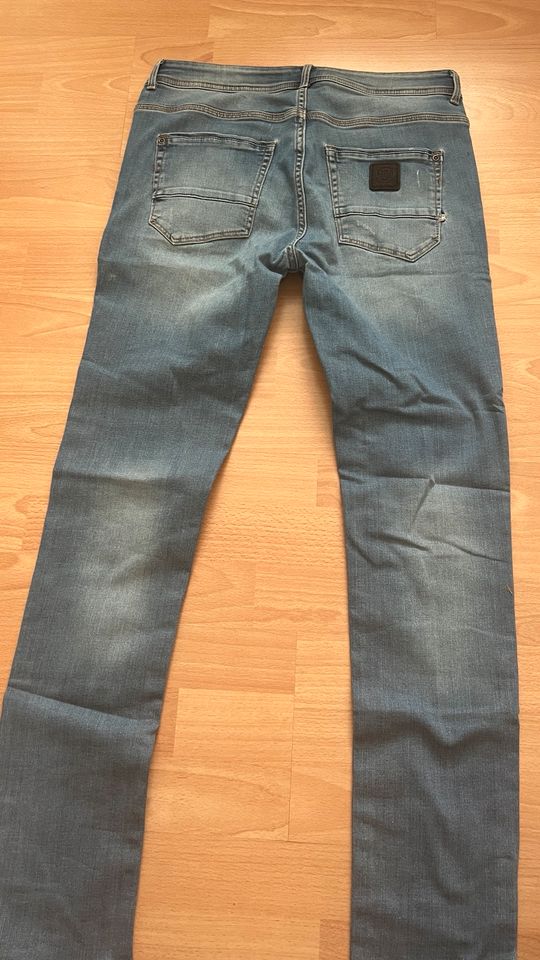 Vingino Jeans slim Gr. 176 in Liederbach