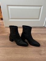 Damen Stiefelette schwarz Blockabsatz Zign Gr. 39 Hannover - Linden-Limmer Vorschau