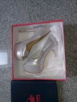 Neu * Gr 38 Buffalo London High Heels Silber Pumps Hochzeit Bayern - Aiterhofen Vorschau