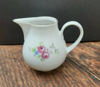 Henneberg Porzellan GDR: Milch Kännchen Sahne Rosen Dekor, DDR Hessen - Grebenstein Vorschau