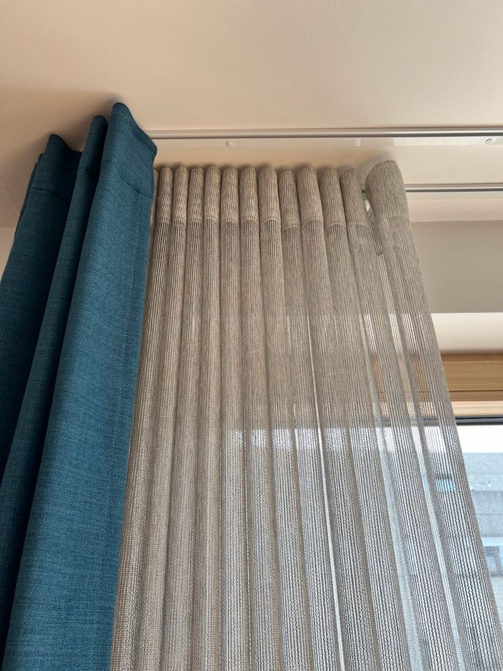 Design Vorhänge Dekostoff blau(grün) und Gardinen grau/weiß neu in Berlin