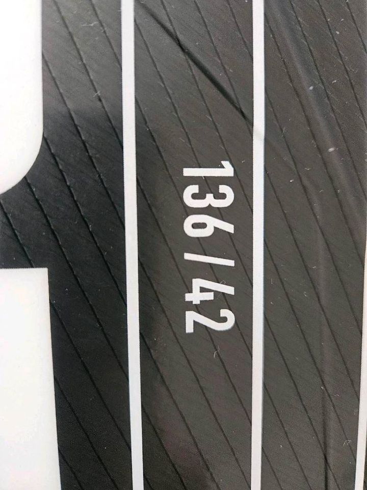 Kiteboard Core BOLT Full Carbon - 136x42 - NEU! in Ainring