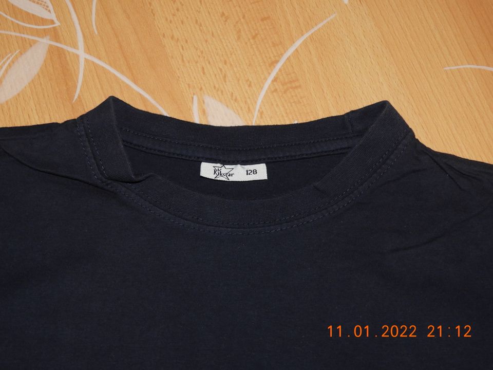 dunkel blaues T-Shirt Gr. 128 von Kikstar in Berlin