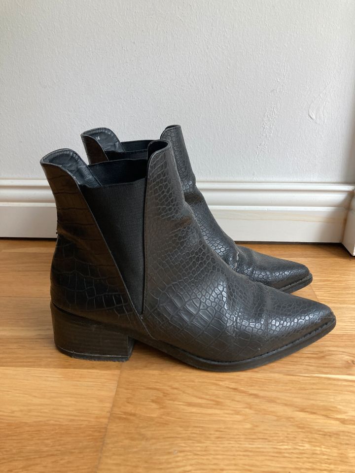 Nly by Nelly Snakemuster Stiefelette Ankle Boots EU 36 Schwarz in Berlin