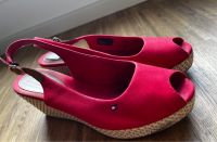 Tommy Hilfiger 40 Rot Sommerschuhe Sandale Frankfurt am Main - Innenstadt Vorschau