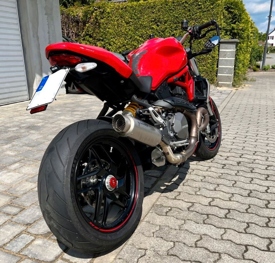 Ducati Monster 1200 in Bernau