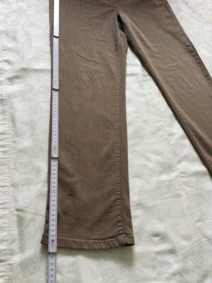 „Bonita“ Stretch-Jeans in einem hellen braun, Gr. 40 in Emmerich am Rhein