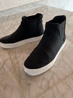 H&M Stiefeletten plateau schwarz weiß 37 Stiefel boots sneaker Hessen - Usingen Vorschau