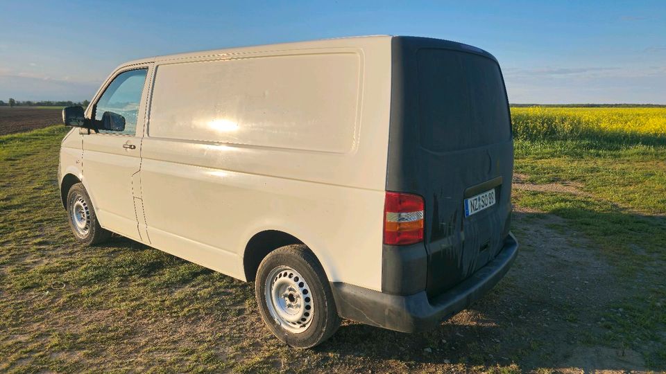 VW T5 Transporter TÜV NEU in Neubrandenburg